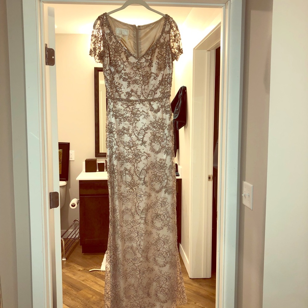 Victoria Royal Size 6 pink sequin gown